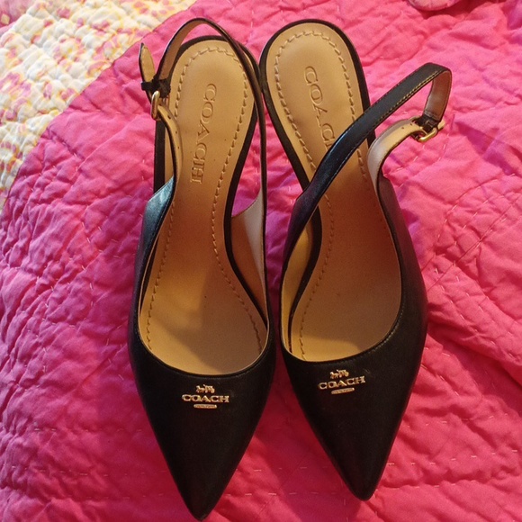 Authentic Coach Ally Pump in black - Picture 2 of 8